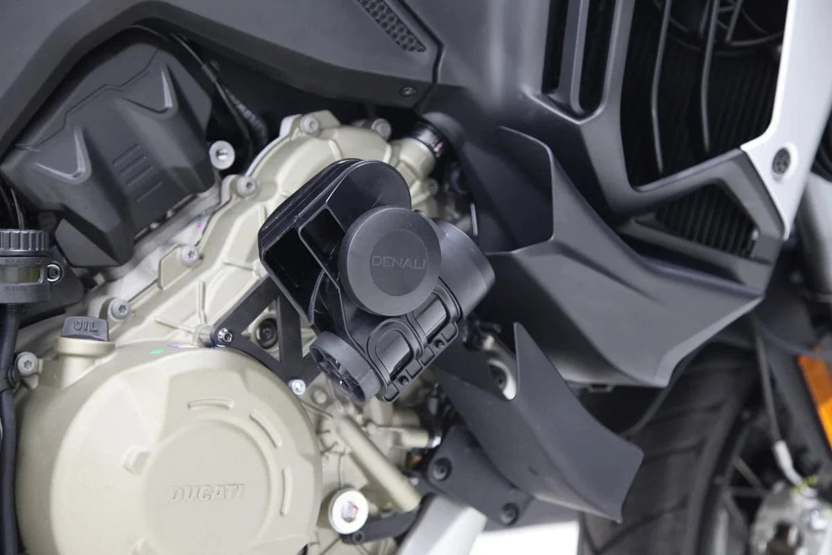 Ducati DesertX met Turn by Turn navigatie. Diavel V4 volgt Ducati DesertX met Turn by Turn navigatie. Diavel V4 volgt